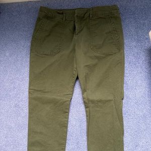 Old Navy Mid Rise Pixie Straight Leg Pants - Short